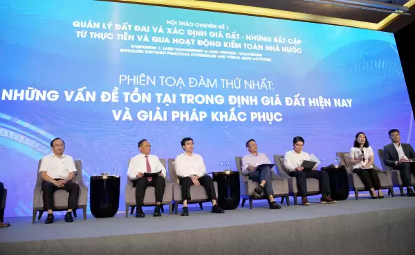 Các đại biểu tham gia thảo luận tại hội thảo.