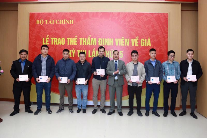 VCCI: Nhiều quy định rắc rối, thủ tục rườm rà trong dự thảo về thi và cấp thẻ thẩm định viên